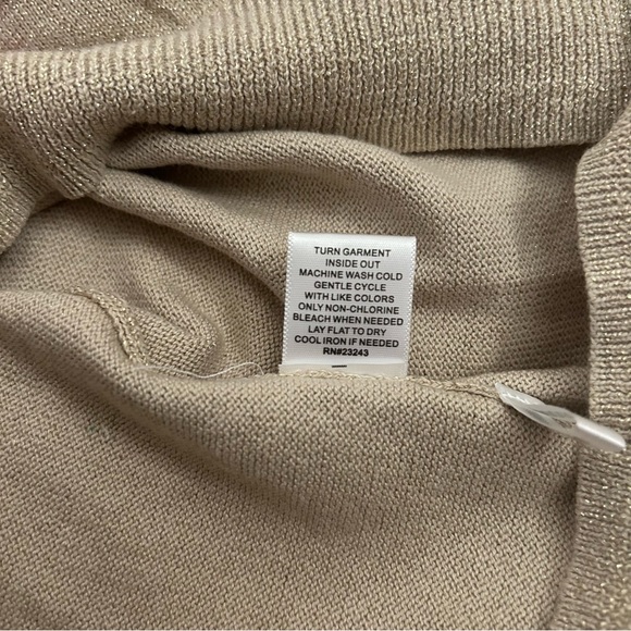 NY&C Gold Sweater - Picture 5 of 6